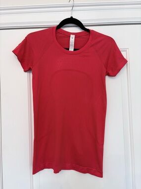Lululemon NWOT Swiftly Hip Length T-Shirt